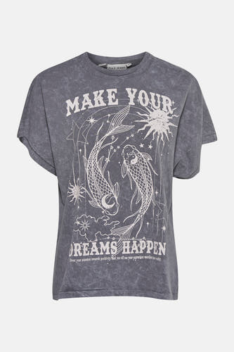 T-shirt gris à manches courtes de PULZ JEANS, avec une impression de poissons et de textes spirituels.