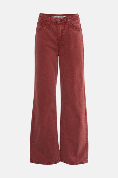 Jean rouge PULZ JEANS avec des jambes larges et des poches à l'avant.