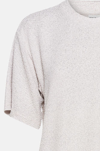 T-shirt argenté à manches courtes de PULZ, avec une subtile texture pailletée.