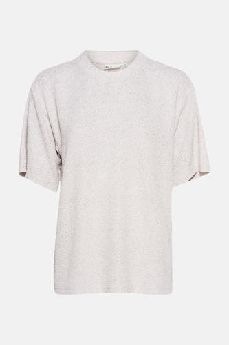 T-shirt argenté à manches courtes de PULZ, avec une texture tricotée sur un fond lisse.