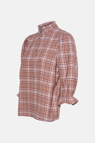 Blouse rose de PULZ avec des manches trois-quarts et des plis, en tissu à carreaux.