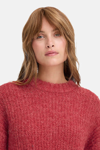 T-shirt rouge avec col rond de PULZ, avec des manches longues et une texture douce et trée.