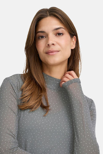 T-shirt gris PULZ avec des manches longues et un motif fin de points.