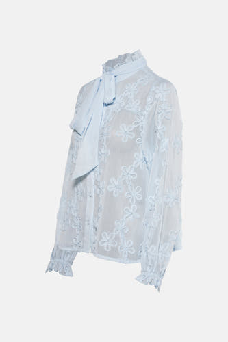 Blauw, lange mouwen hemd van PULZ, met bloemen borduursel en een strik halslijn.
