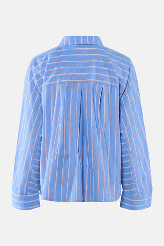 Chemise bleue rayée avec manches longues de PULZ, avec des plis sur le dos.