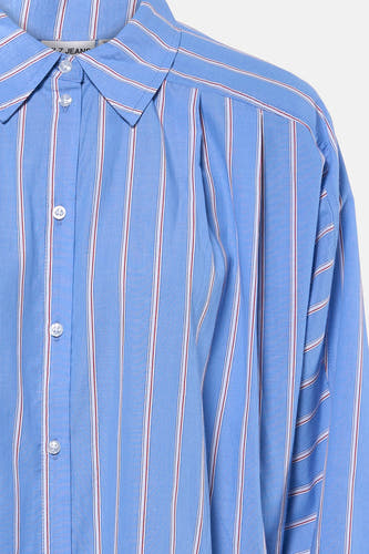 Chemise bleue à rayures avec manches longues de PULZ, avec des boutons blancs et un col classique.