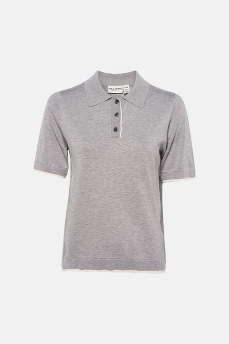 Pull gris à col rond de PULZ, avec manches courtes et fermeture à boutons.
