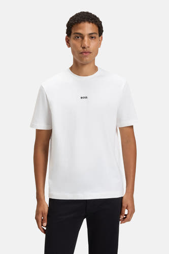 T-shirt blanc à manches courtes de BOSS avec logo de la marque sur la poitrine.