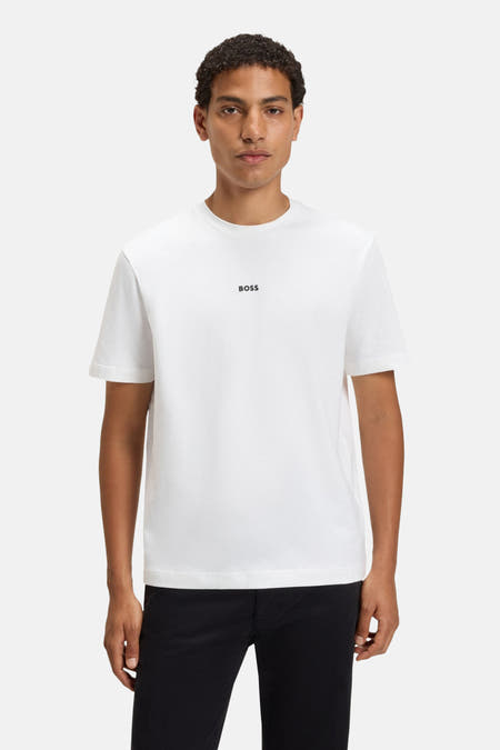 T-shirt blanc à manches courtes de BOSS avec logo de la marque sur la poitrine.