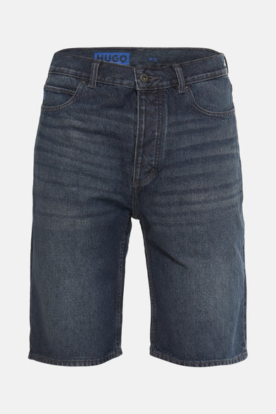 Donkerblauwe HUGO spijkerbroek shorts.
