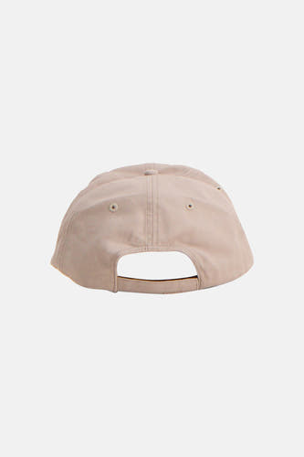 Grijze pet van HUGO BOSS ORANGE, met een verstelbare band aan de achterkant en kleine ventilatiegaten.
