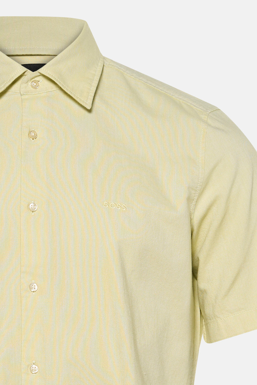 Chemise verte à manches courtes de HUGO BOSS ORANGE, avec fermeture boutonnée et logo sur la poitrine.