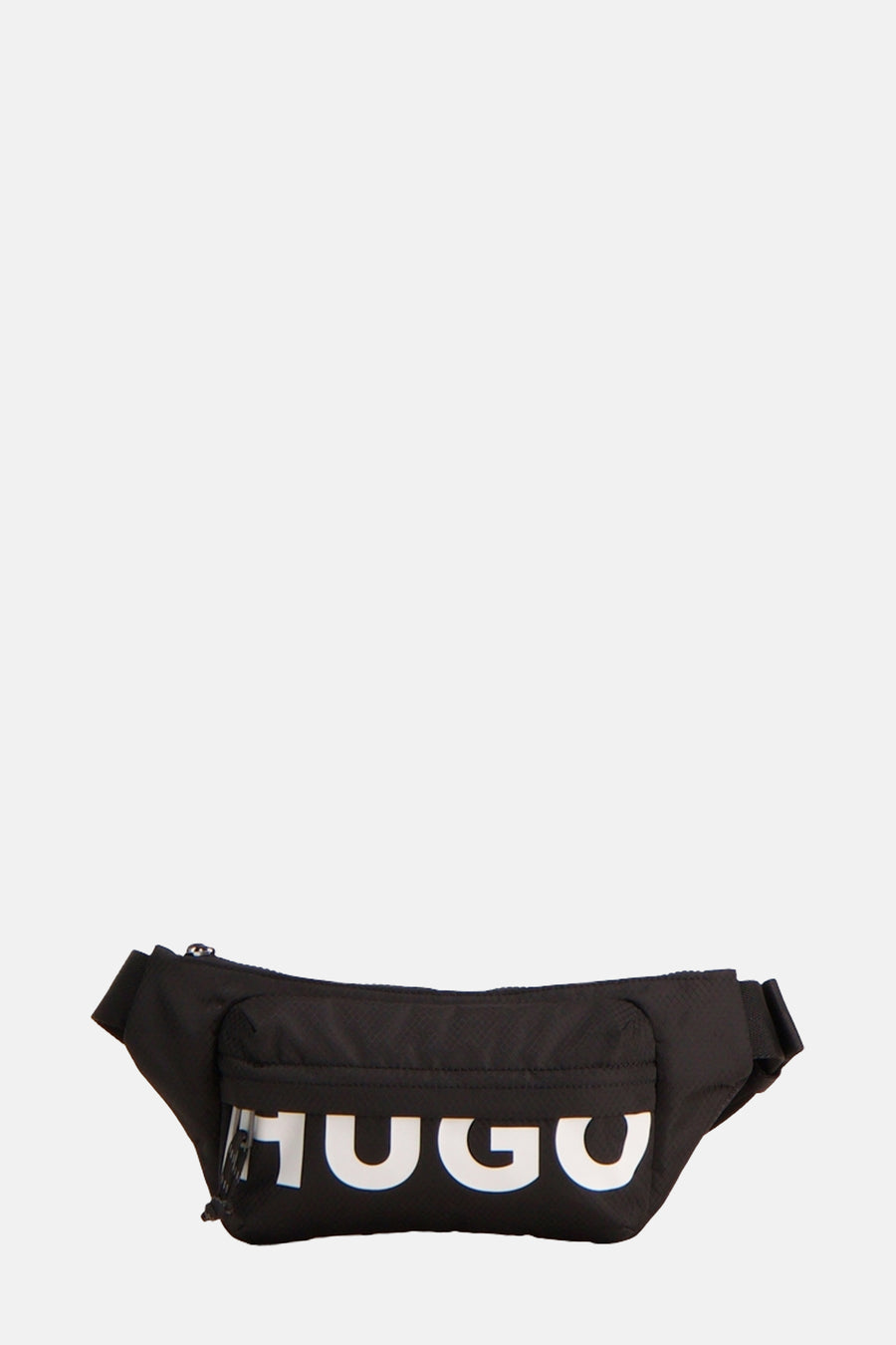 Sac à dos noir de HUGO, avec un logo blanc sur l'avant.