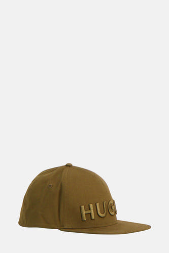 Casquette verte de HUGO, avec le nom de marque en relief sur l'avant.