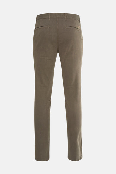 Chino gris HUGO BOSS ORANGE, vu de l'arrière, avec des poches et une texture lisse.