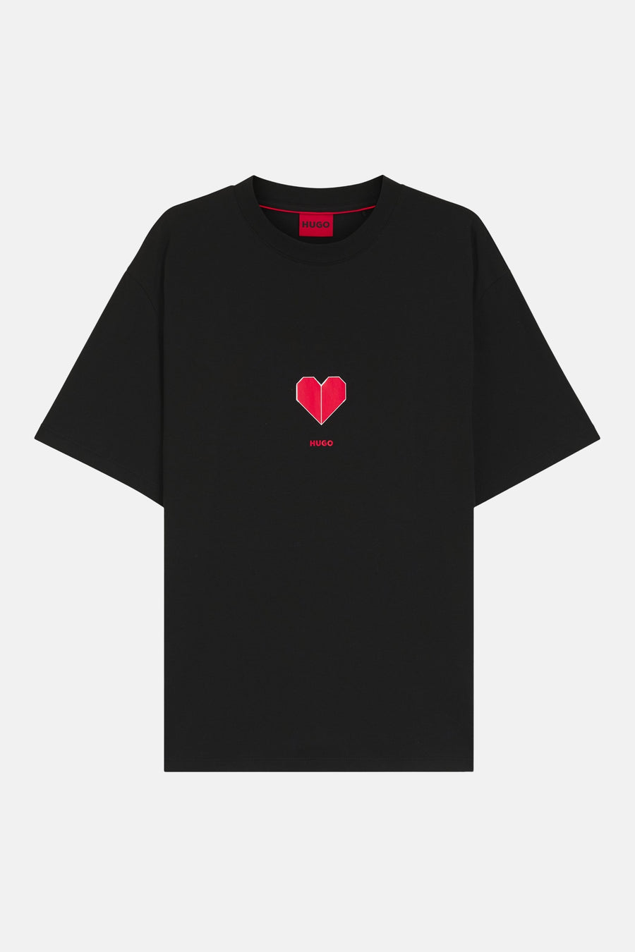 T-shirt à manches courtes noir de HUGO, avec un imprimé cœur rouge au centre et un texte rouge.