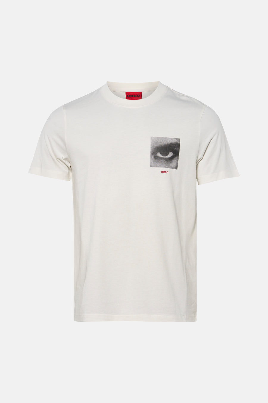 T-shirt blanc à manches courtes de HUGO, avec une image d'un œil et le nom de la marque en rouge.