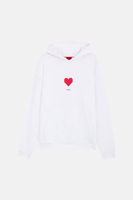 Sweat à capuche blanc HUGO, avec un cœur rouge et une poche kangourou.