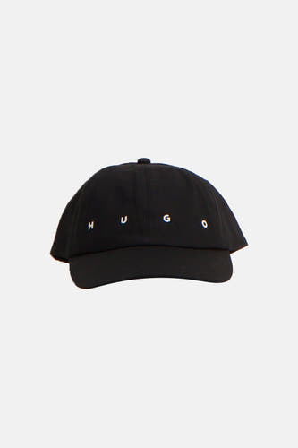Casquette noire HUGO, avec une fermeture réglable à l'arrière.
