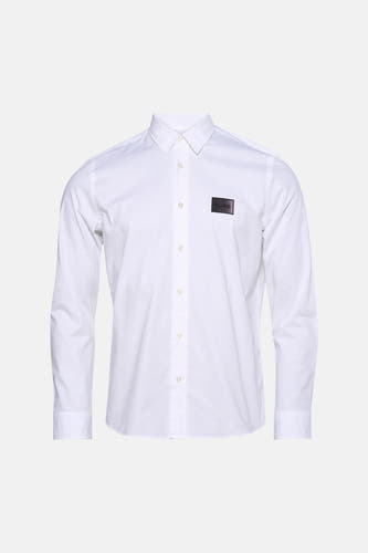 Chemise blanche à manches longues HUGO, ornée d'un écusson logo carré sur la poitrine.
