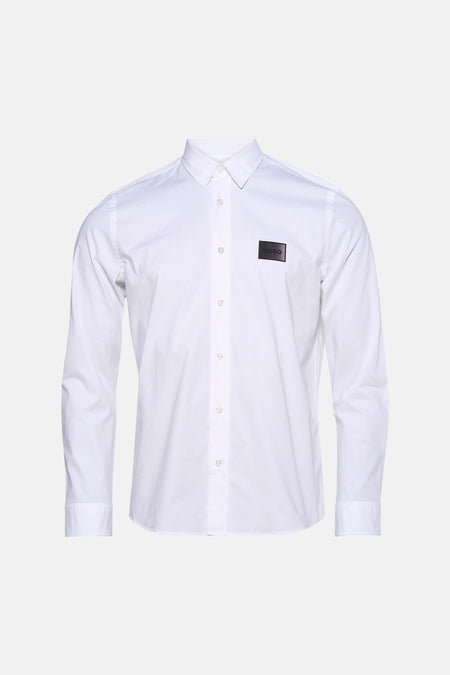 Chemise blanche à manches longues HUGO, ornée d'un écusson logo carré sur la poitrine.