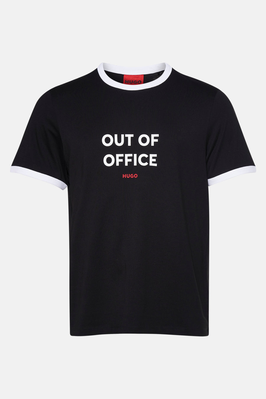 Zwart T-shirt met witte biezen en "OUT OF OFFICE" en "HUGO" opdruk.