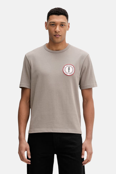 T-shirt marron de HUGO, vu de dos, à manches courtes et au design uni.