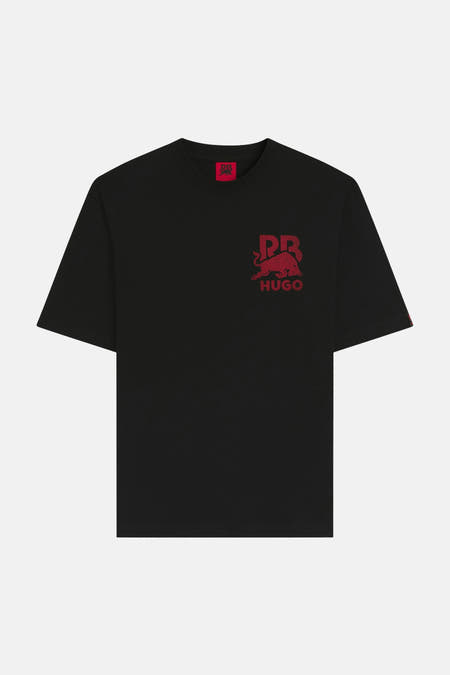 T-shirt noir à manches courtes de HUGO, avec logo rouge sur la poitrine et la manche.