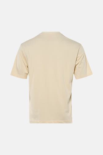 Ecru T-shirt met korte mouwen van HUGO, gezien van achteren op een effen achtergrond.
