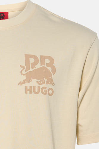 Ecru T-shirt met korte mouwen van HUGO, met zandkleurige grafische print van een stier op de borst.