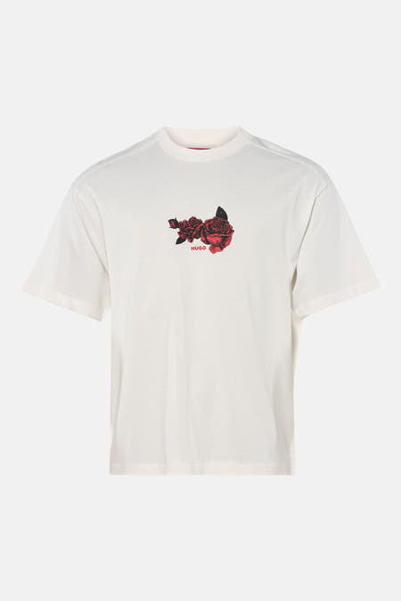 T-shirt blanc à manches courtes de HUGO, avec des roses rouges et le logo sur le devant.