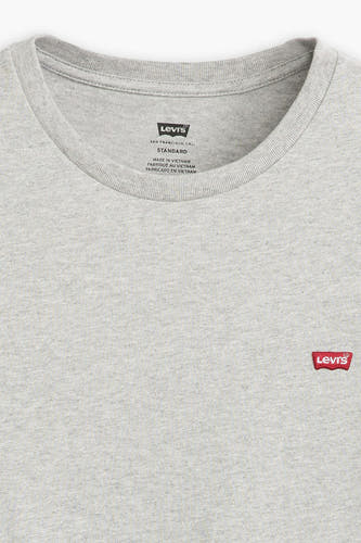 T-shirt gris à manches courtes de Levi's, avec un petit logo Levi's rouge.