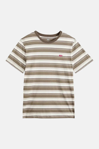 T-shirt à manches courtes multicolore de Levi's®, avec des rayures horizontales dans des tons marron et crème et un logo rouge sur la poitrine.