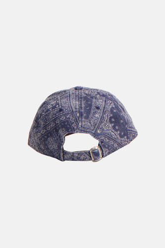 Casquette bleue NEW ERA avec motif cachemire et fermeture à boucle réglable à l'arrière.