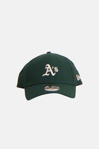 Casquette verte NEW ERA, avec une sangle réglable à l'arrière.