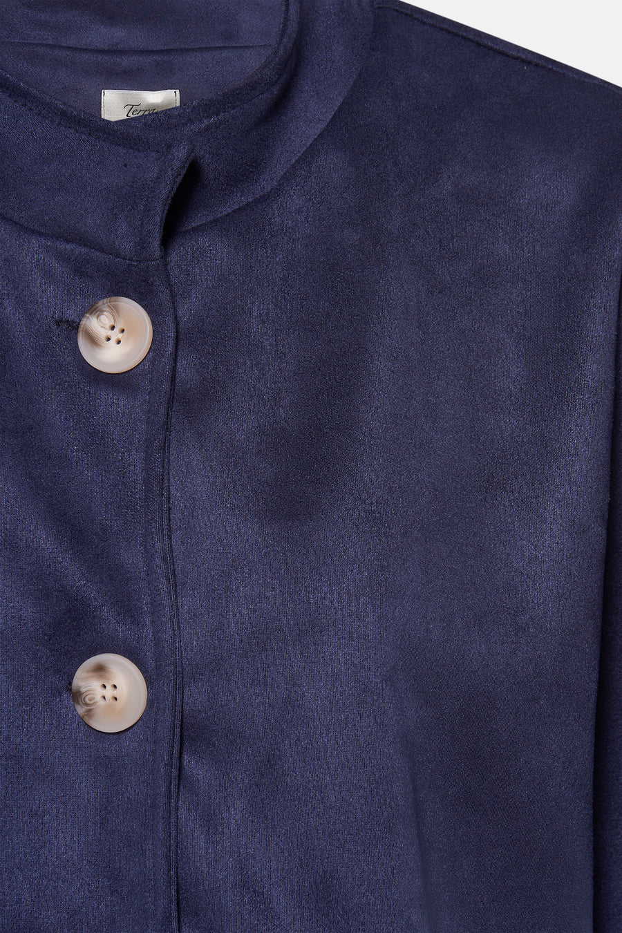Gilet bleu foncé de Terra di Siena avec col montant, fermeture boutonnée et deux boutons marbrés.