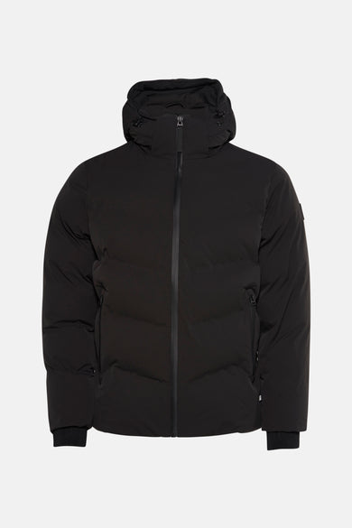 Manteau noir long de Cars, vu de l'rière avec un capon.