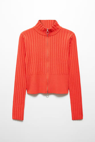Veste rouge de MANGO, avec des manches longues, une fermeture éclair et un col montant.