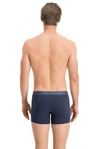 Blauwe boxershort van Levi's® Accessories, achterkant gezien, gedragen zonder ander kledingstuk.