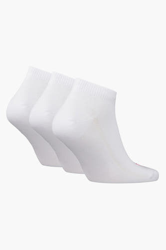 Chaussettes blanches de Levi's® Accessories, en une boîte de trois paires, avec un bas bas.
