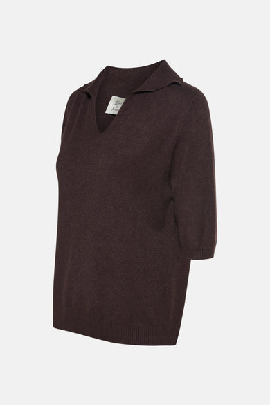 Polo marron avec des manches longues de Terra di Siena, avec un col classique.