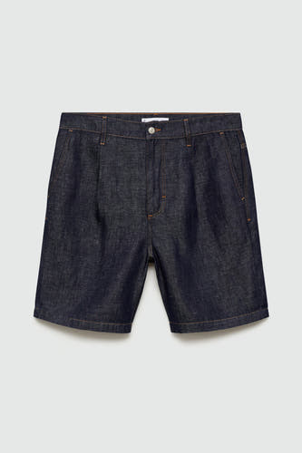Shorts en denim bleu moyen de MANGO, avec plis et boutons orange.