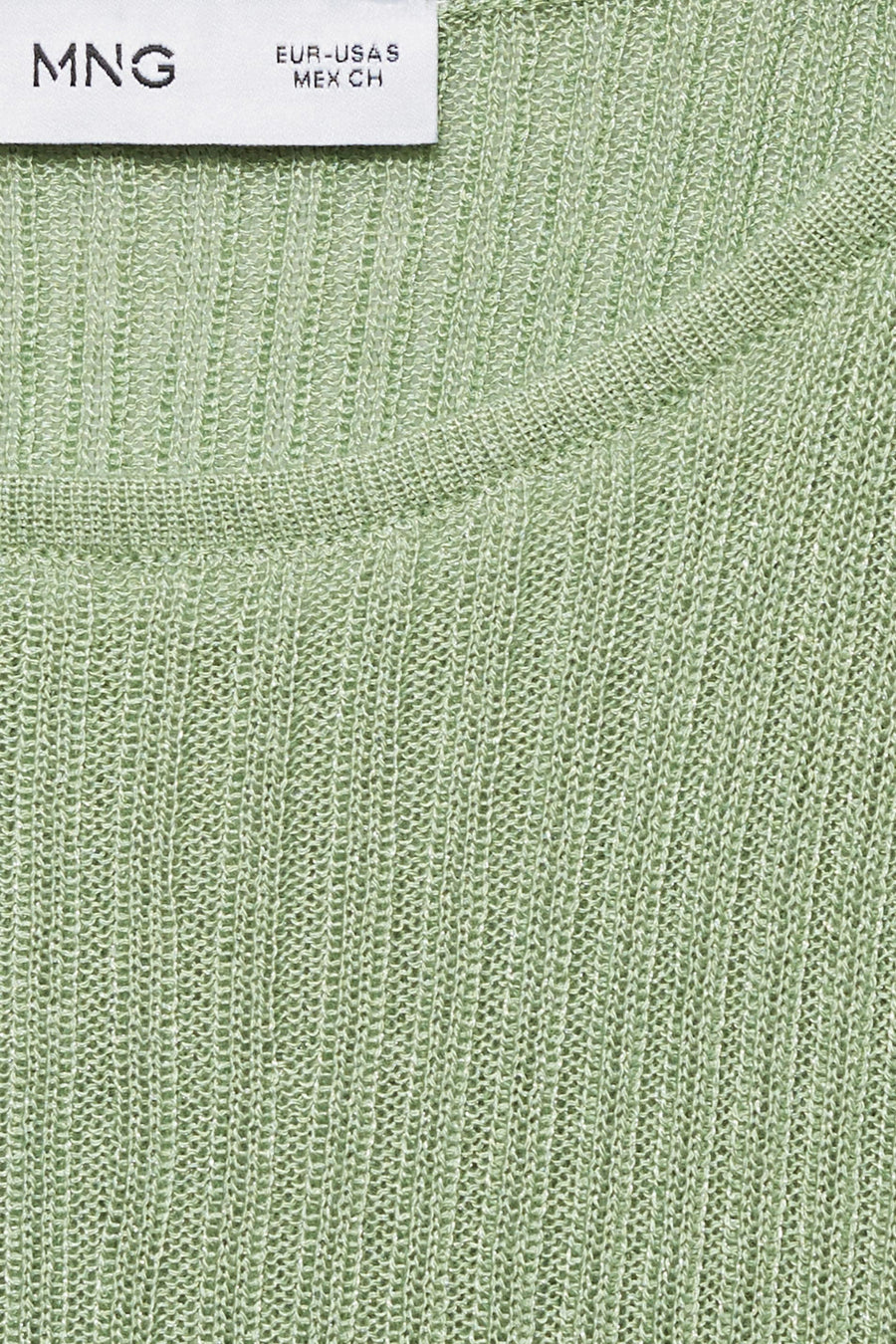 T-shirt vert avec col rond de MANGO, en tissu finement tricoté et en fines côtes.