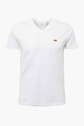 T-shirt à col V blanc de Levi's® avec un petit logo rouge sur la poitrine.