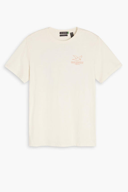 T-shirt blanc à manches courtes de DOCKERS avec une petite impression orange sur la poitrine.