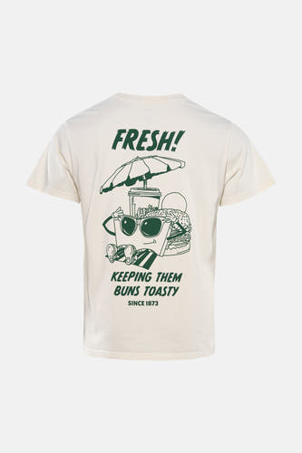 T-shirt beige à manches courtes Levi's® avec imprimé vert d'une scène de fast-food sur la plage au dos.