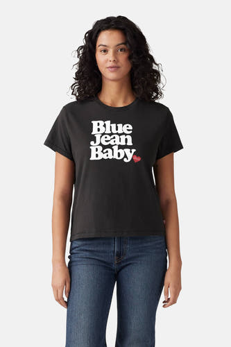 T-shirt gris à manches courtes de Levi's® avec un imprimé et un cœur rouge.