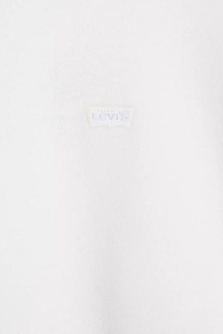 Wit kledingstuk met Levi's logo.