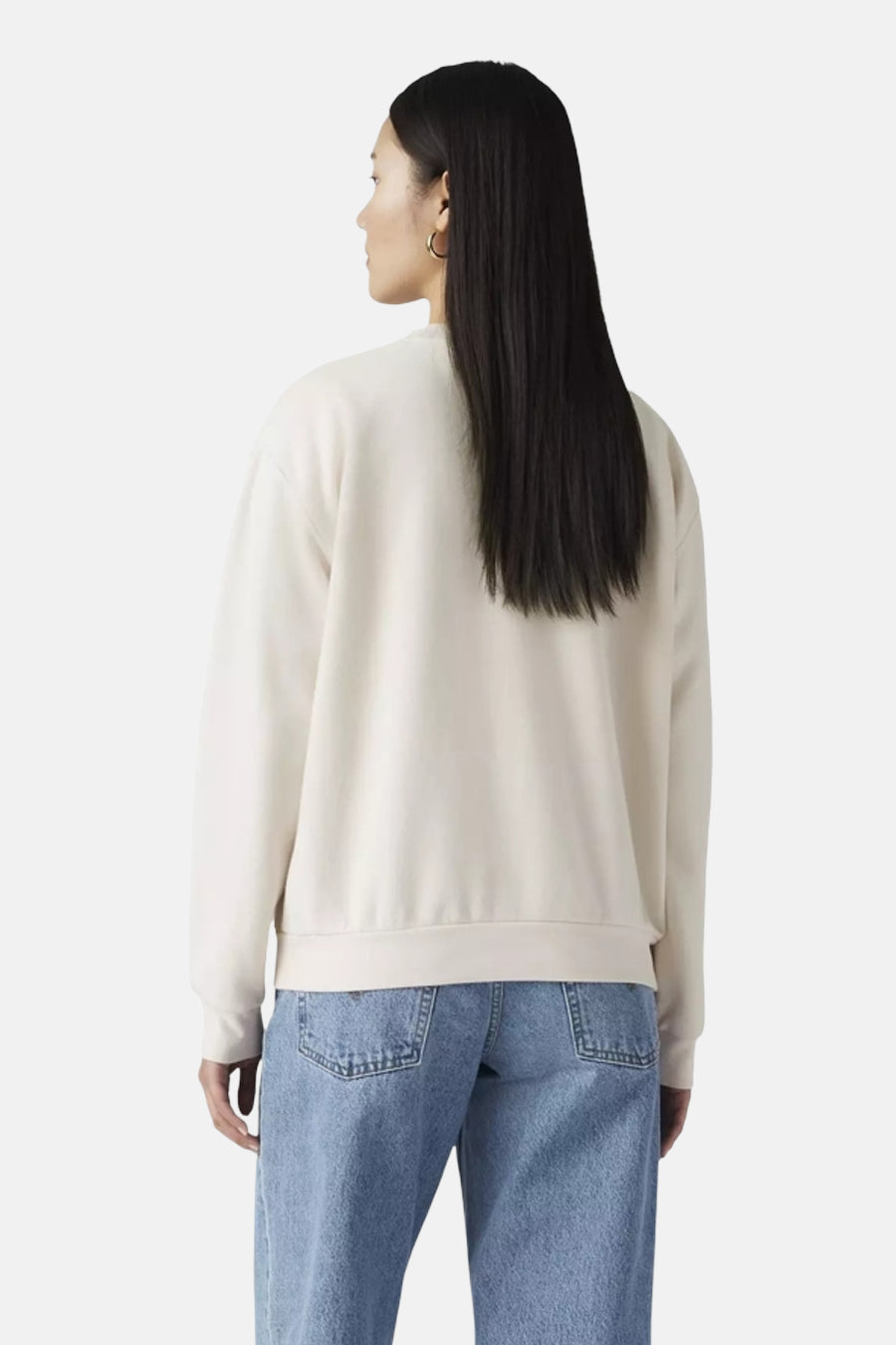 Witte ronde hals sweater van Levi's®, achterzijde, comfortabele pasvorm, gedragen met blauwe jeans