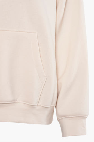 Gilet beige avec capuche de Levi's®, avec un sac à dos et des manches longues.